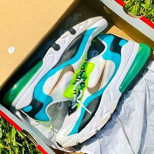 Nike Air Max 270 React SE (GS) size: 7Y with BOX! Great Used Condition!